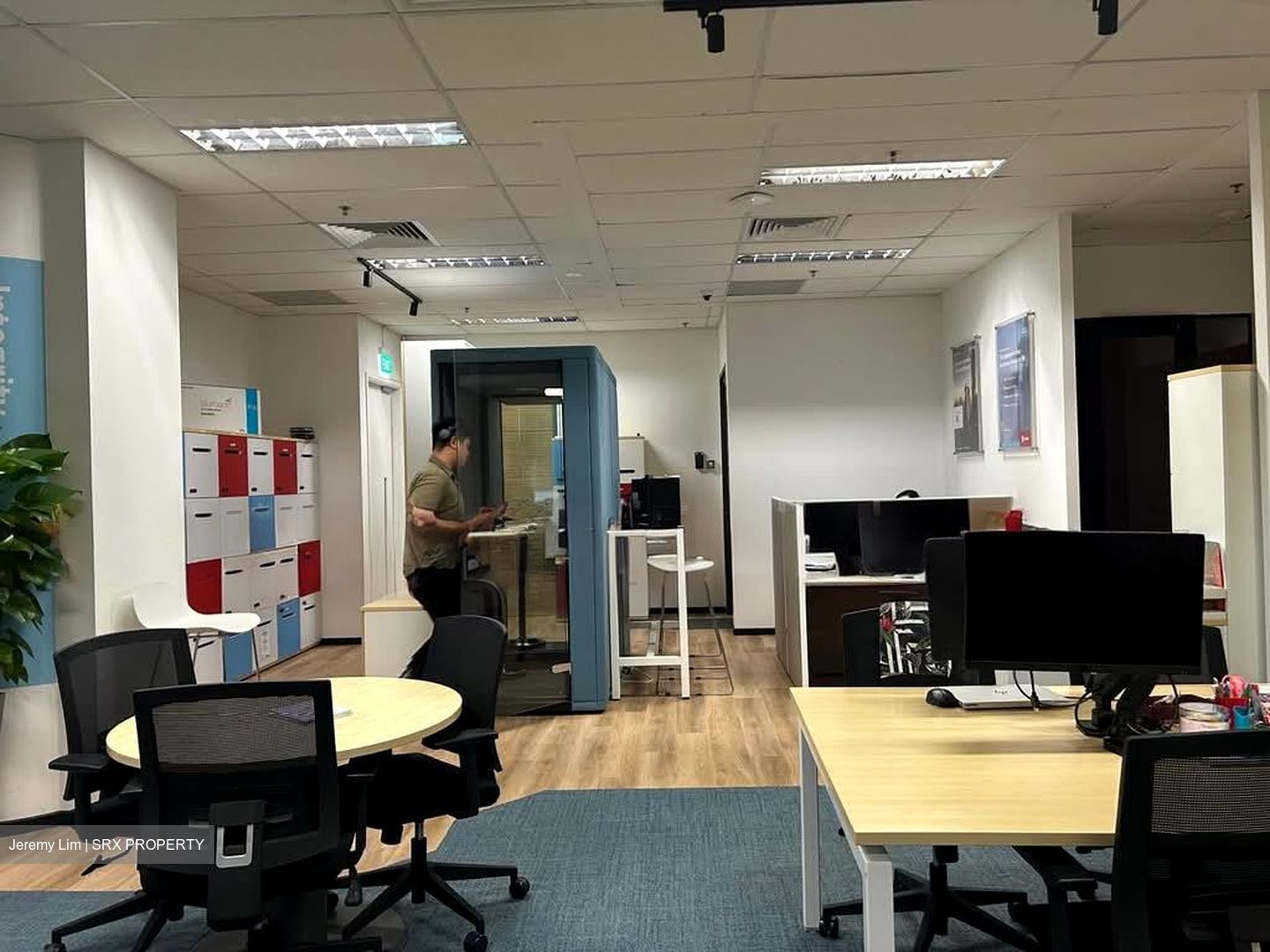 Zhongshan Mall (D12), Office #575688031